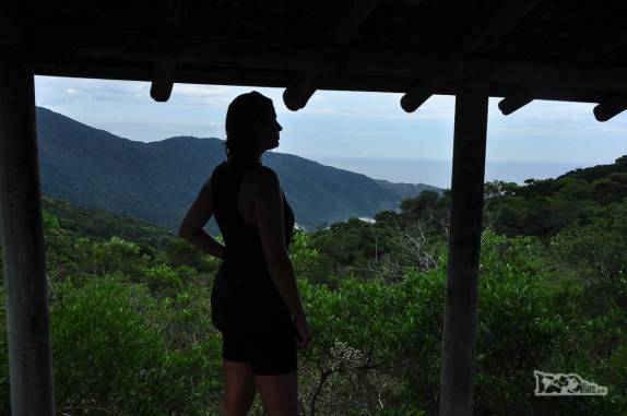 Mirante no ponto mais alto da trilha entre a Lagoinha do Leste e o Pântano do Sul, na costa sul de Florianópolis, em Santa Catarina